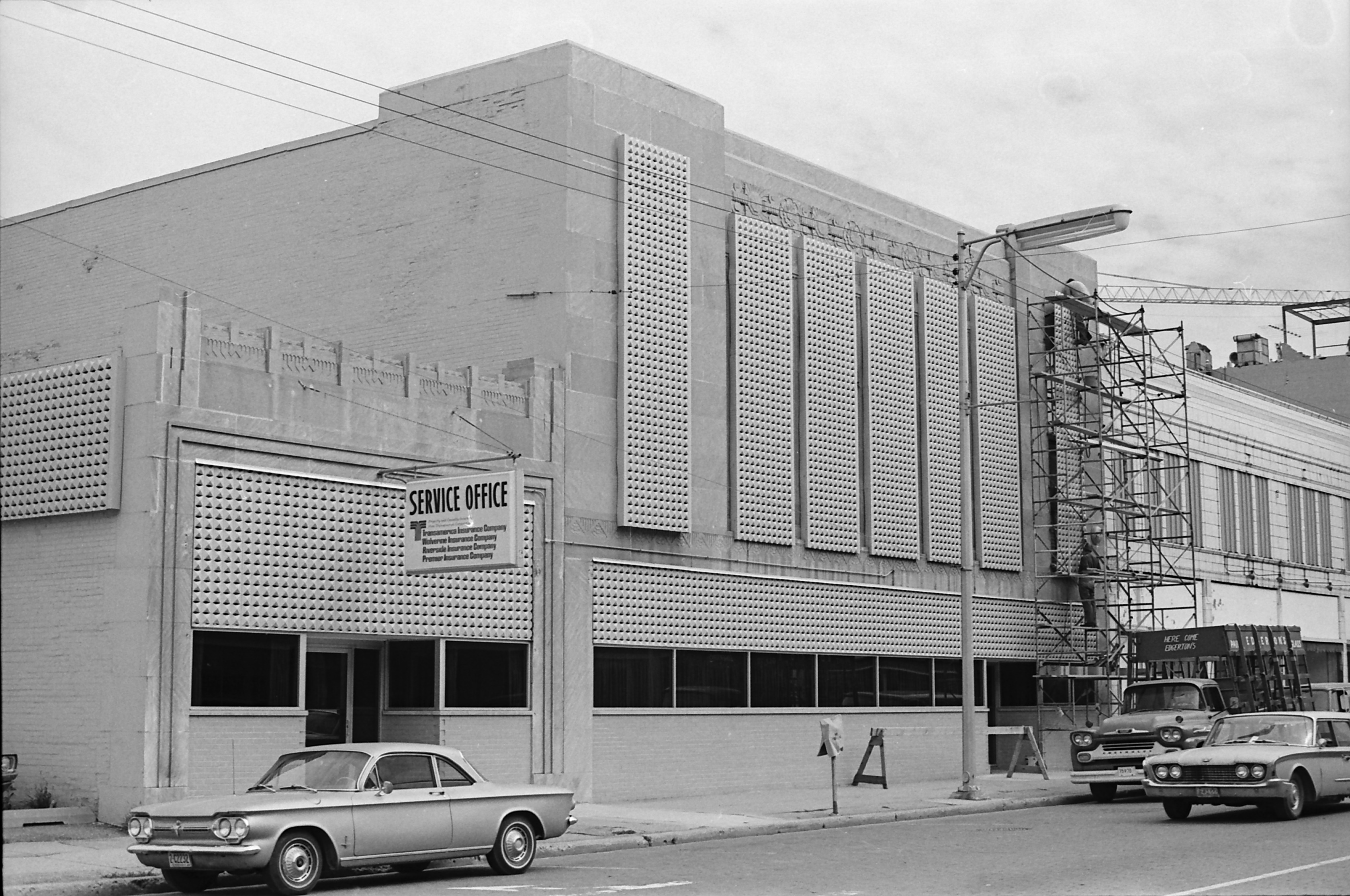 Riverside Insurance facade